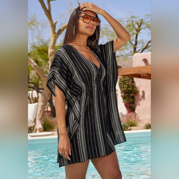 Becca Black Radiance Woven Tunic Size M - Picture 6 of 15